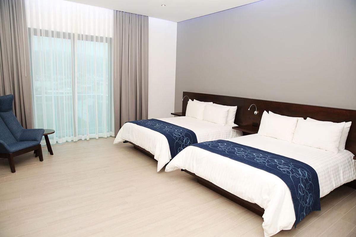 Hotel Marea Vista Ensenada Bagian luar foto