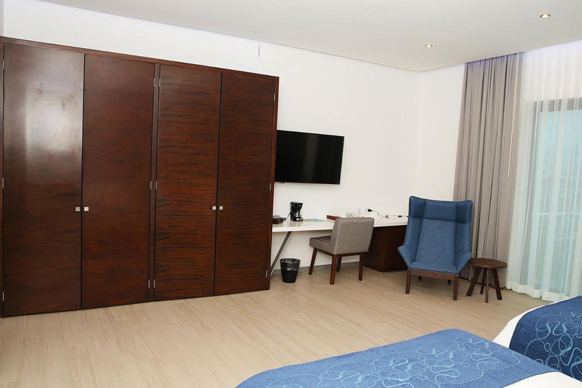 Hotel Marea Vista Ensenada Bagian luar foto