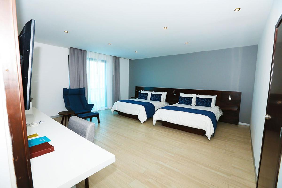 Hotel Marea Vista Ensenada Bagian luar foto
