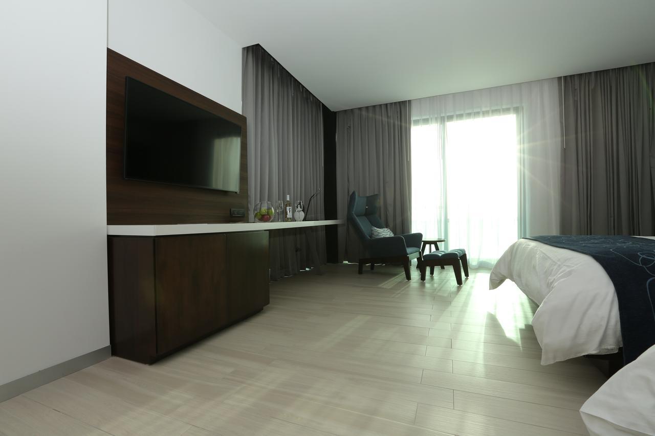 Hotel Marea Vista Ensenada Bagian luar foto